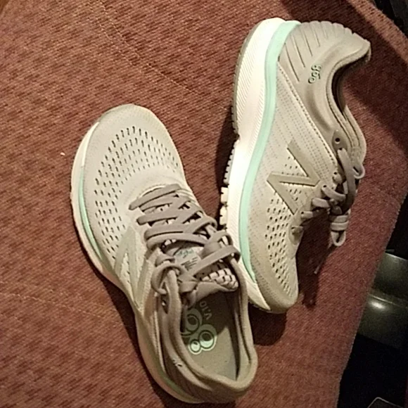 New Balance shoes - Picture 3 of 3